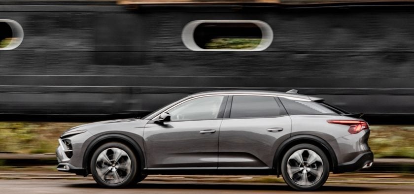 découvrez les pneus idéaux pour votre citroën c5 x. optimisez la performance, la sécurité et le confort de conduite de votre véhicule avec notre sélection de pneus adaptés à tous les conditions de route. ne laissez rien au hasard et choisissez l'excellence pour vos trajets.