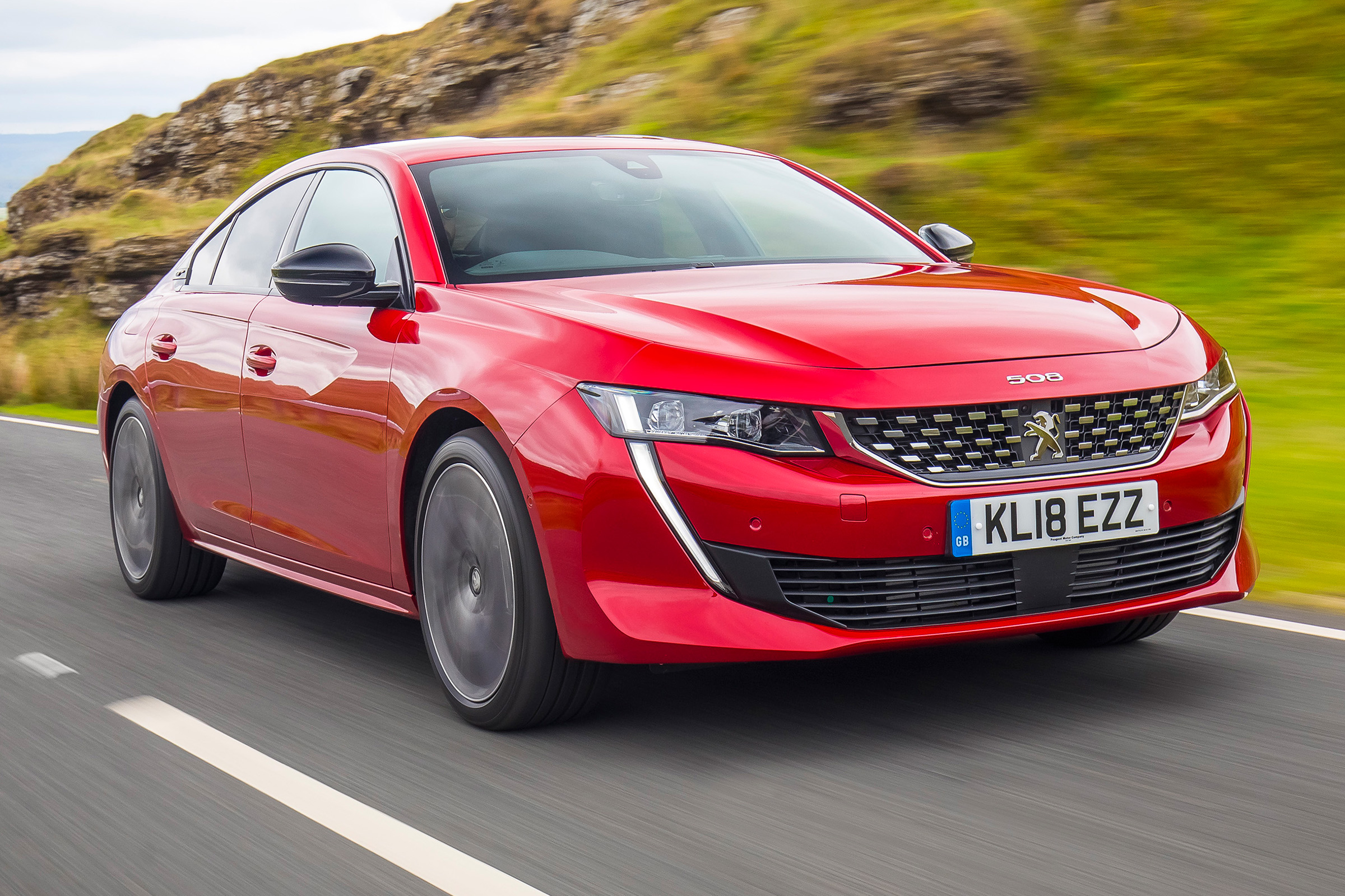 découvrez les pneus idéaux pour votre peugeot 508, alliant performance, sécurité et confort de conduite. trouvez la sélection parfaite qui vous garantit une efficacité optimale sur la route, quel que soit le climat. profitez des conseils d'experts pour choisir les meilleures options adaptées à votre véhicule.