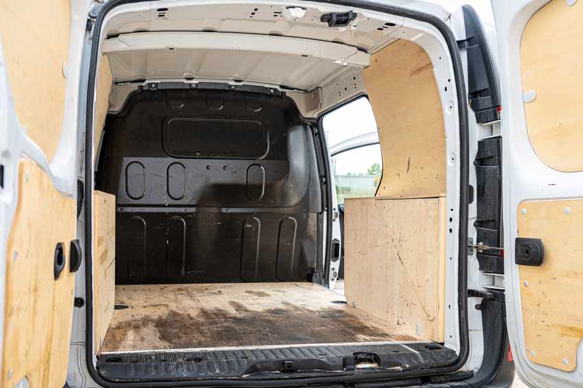 découvrez notre sélection de pneus idéaux pour votre renault kangoo iii. optimisez la sécurité, le confort et la performance de votre véhicule avec des pneus adaptés à toutes les conditions de conduite. explorez nos options et trouvez le meilleur choix pour vos trajets quotidiens.