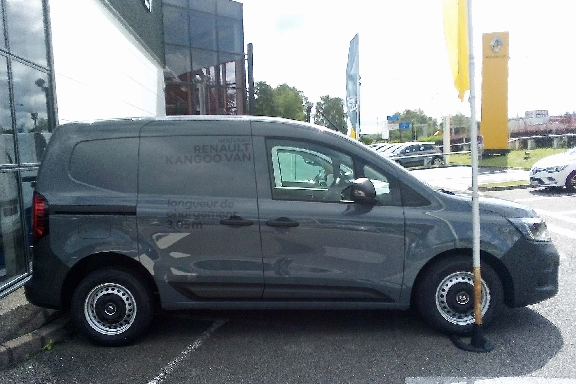 découvrez les pneus idéaux pour votre renault kangoo iii, alliant performance, sécurité et confort de conduite. optez pour des solutions adaptées à vos besoins pour une expérience de conduite optimale.