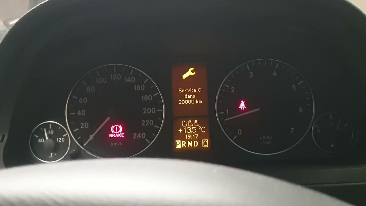 découvrez notre sélection de pneus adaptés à la mercedes cla, alliant performance, sécurité et confort de conduite. profitez d'offres exclusives et de conseils d'experts pour équiper votre véhicule avec les meilleurs pneus du marché.