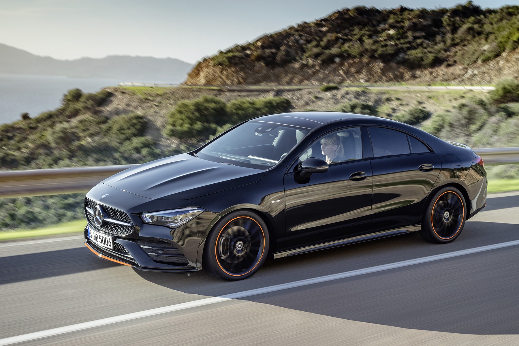 découvrez notre sélection de pneus spécialement conçus pour la mercedes cla. offrez à votre voiture le meilleur en termes de sécurité, performance et confort sur la route. profitez de nos conseils d'experts pour faire le choix idéal pour votre véhicule.