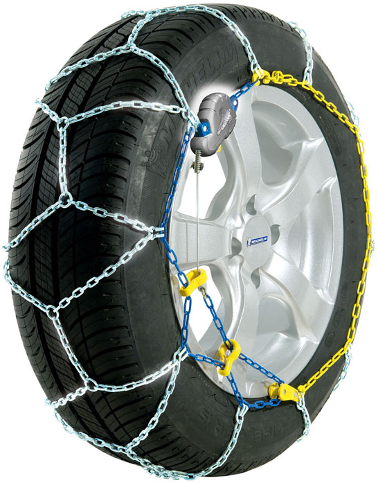 découvrez les différences entre les pneus neige et les chaînes à neige pour optimiser votre sécurité sur route en hiver. apprenez quand et comment utiliser chaque option pour une conduite sereine dans des conditions enneigées.