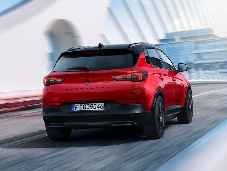 découvrez notre sélection de pneus optimaux pour votre opel grandland. garantissez sécurité et performance sur la route grâce à des pneus adaptés à tous les terrains et conditions climatiques. améliorez votre conduite avec des marques de confiance et des conseils d'experts.