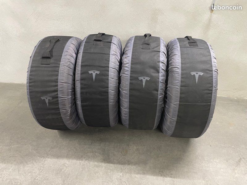 découvrez les pneus optimaux pour votre tesla model 3, conçus pour maximiser la performance, la sécurité et l'efficacité énergétique. améliorez votre expérience de conduite avec des options adaptées aux différentes conditions météorologiques.