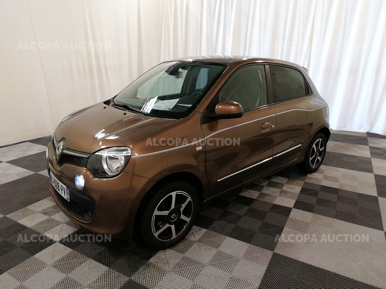 découvrez les pneus optimaux pour votre twingo iii, garantissant sécurité, performance et confort sur la route. profitez d'une conduite fluide et d'une excellente adhérence, adaptés à tous vos besoins de mobilité.