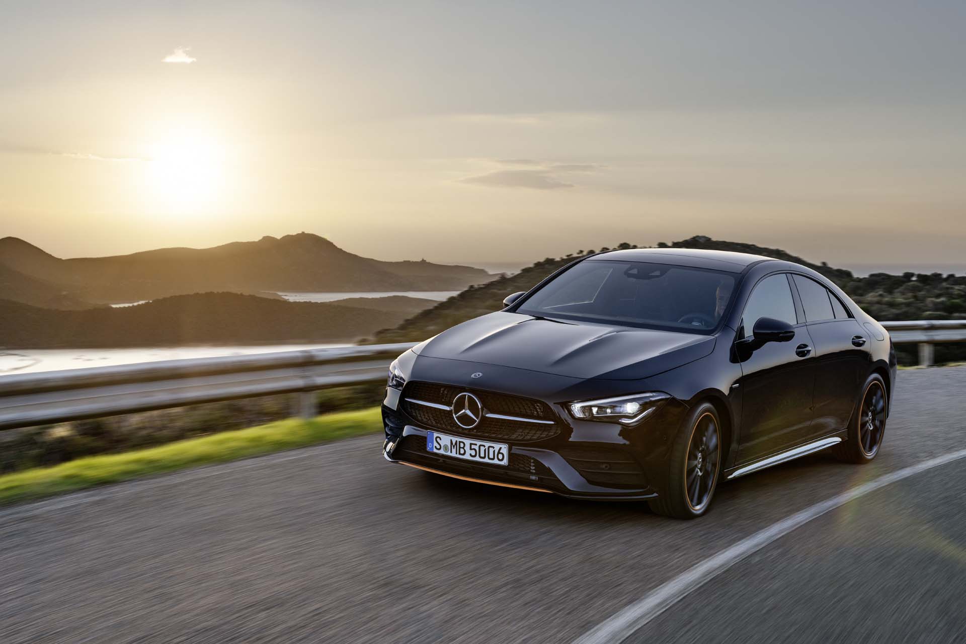 découvrez notre sélection de pneus performance spécialement conçus pour la mercedes cla. optimisez la tenue de route, la sécurité et le confort de conduite de votre véhicule avec des pneus adaptés à toutes les conditions. améliorez vos performances sur la route dès aujourd'hui!
