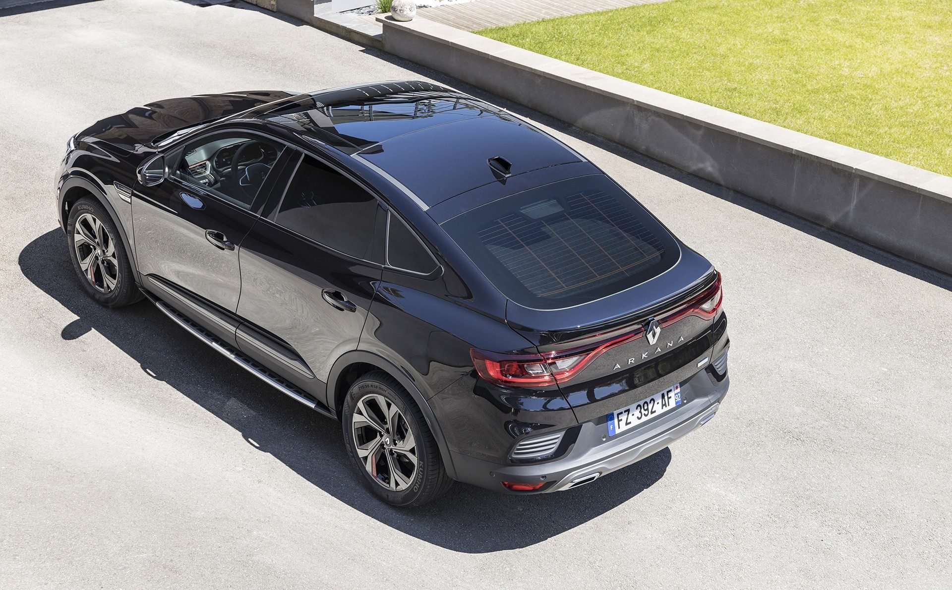 découvrez notre large sélection de pneus adaptés au renault arkana, garantissant sécurité et performance sur la route. choisissez le meilleur pour votre véhicule avec des conseils d'experts et des prix compétitifs !