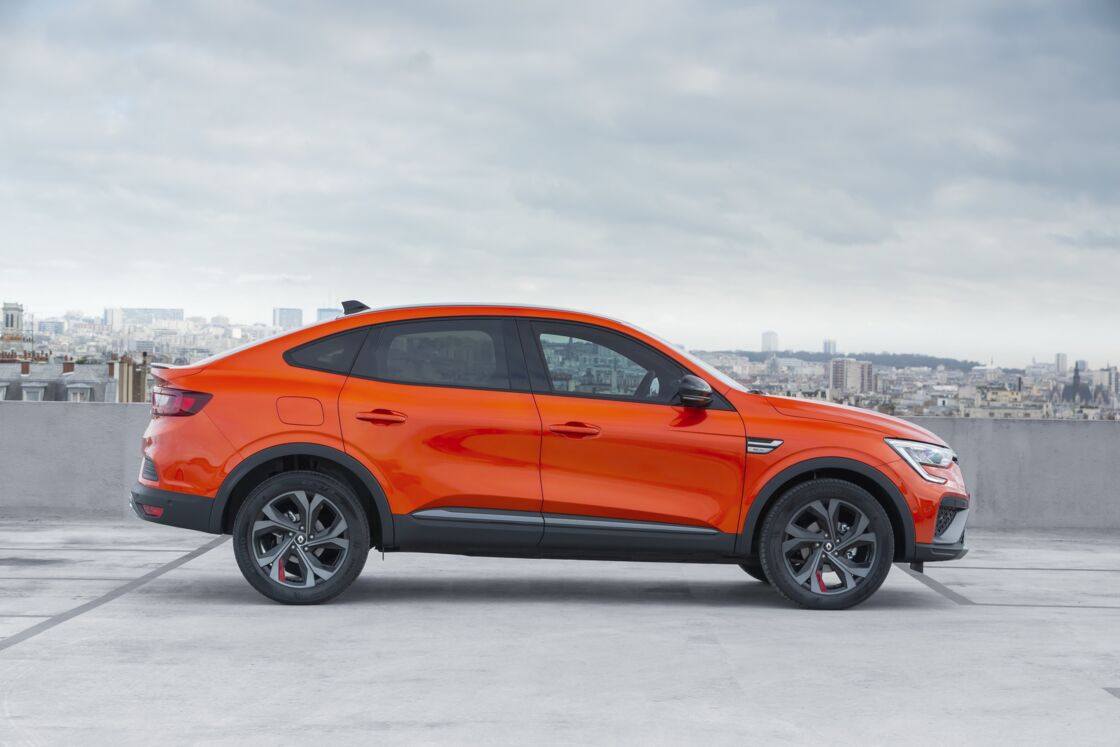 découvrez notre sélection de pneus adaptés pour renault arkana. profitez d'une conduite sécurisée et confortable grâce à des pneus de haute qualité, conçus spécialement pour optimiser les performances de votre véhicule. commandez dès maintenant pour une livraison rapide et des conseils d'experts.