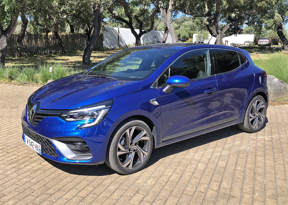 découvrez notre gamme de pneus spécialement conçus pour la renault clio v. garantissant performance, sécurité et confort, nos pneus répondent aux besoins de chaque conducteur. trouvez le modèle idéal pour optimiser votre expérience de conduite.