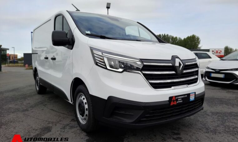 découvrez notre sélection de pneus spécialement conçus pour le renault trafic. alliez sécurité, performance et confort de conduite sur tous les types de routes. trouvez le pneu idéal pour votre utilitaire et optimisez son efficacité.