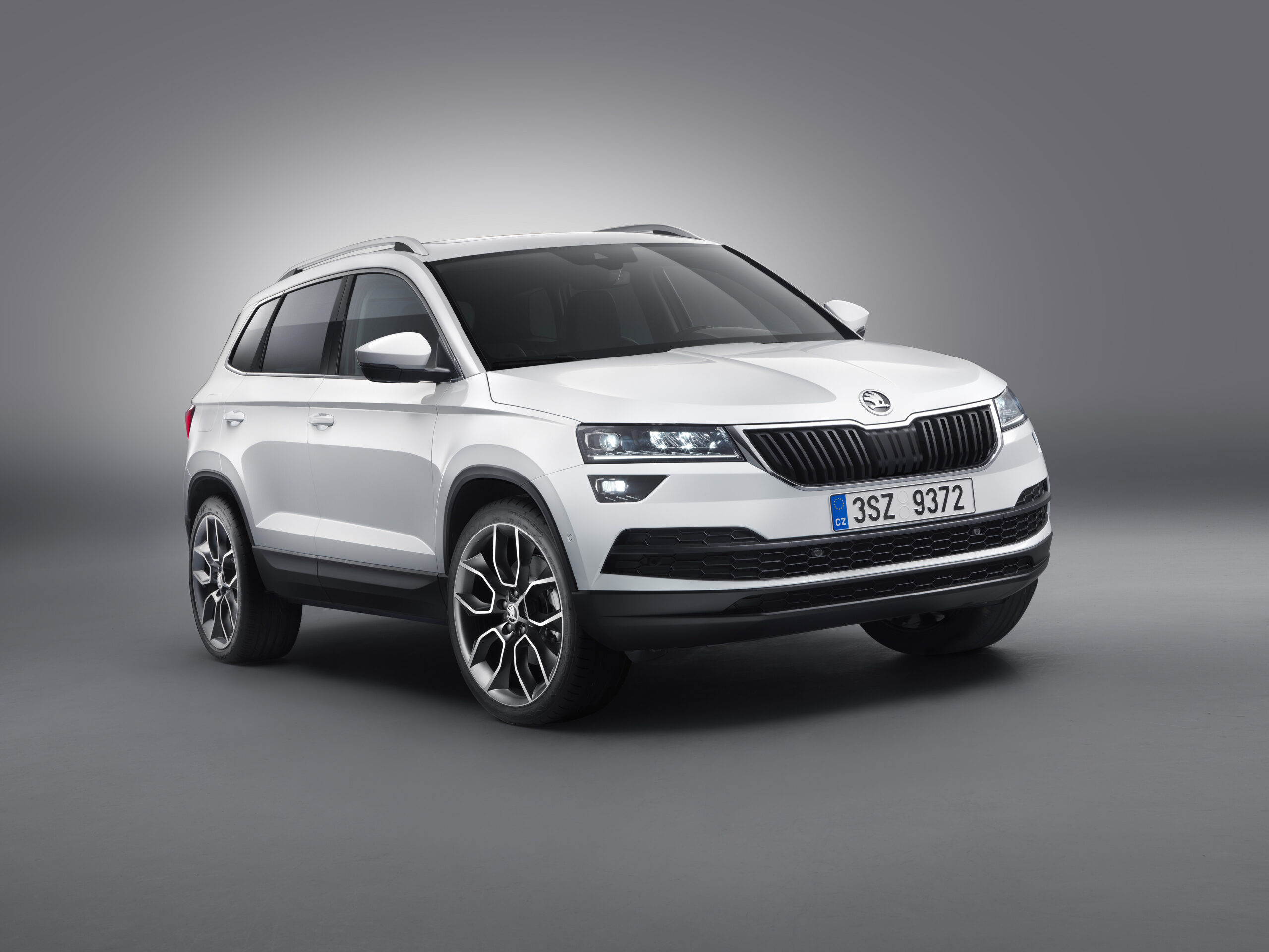 découvrez notre sélection de pneus adaptés pour votre skoda karoq. assurez-vous d'une conduite sûre et confortable avec des pneus de qualité, fabriqués pour optimiser les performances de votre suv. trouvez le meilleur choix pour toutes les saisons !