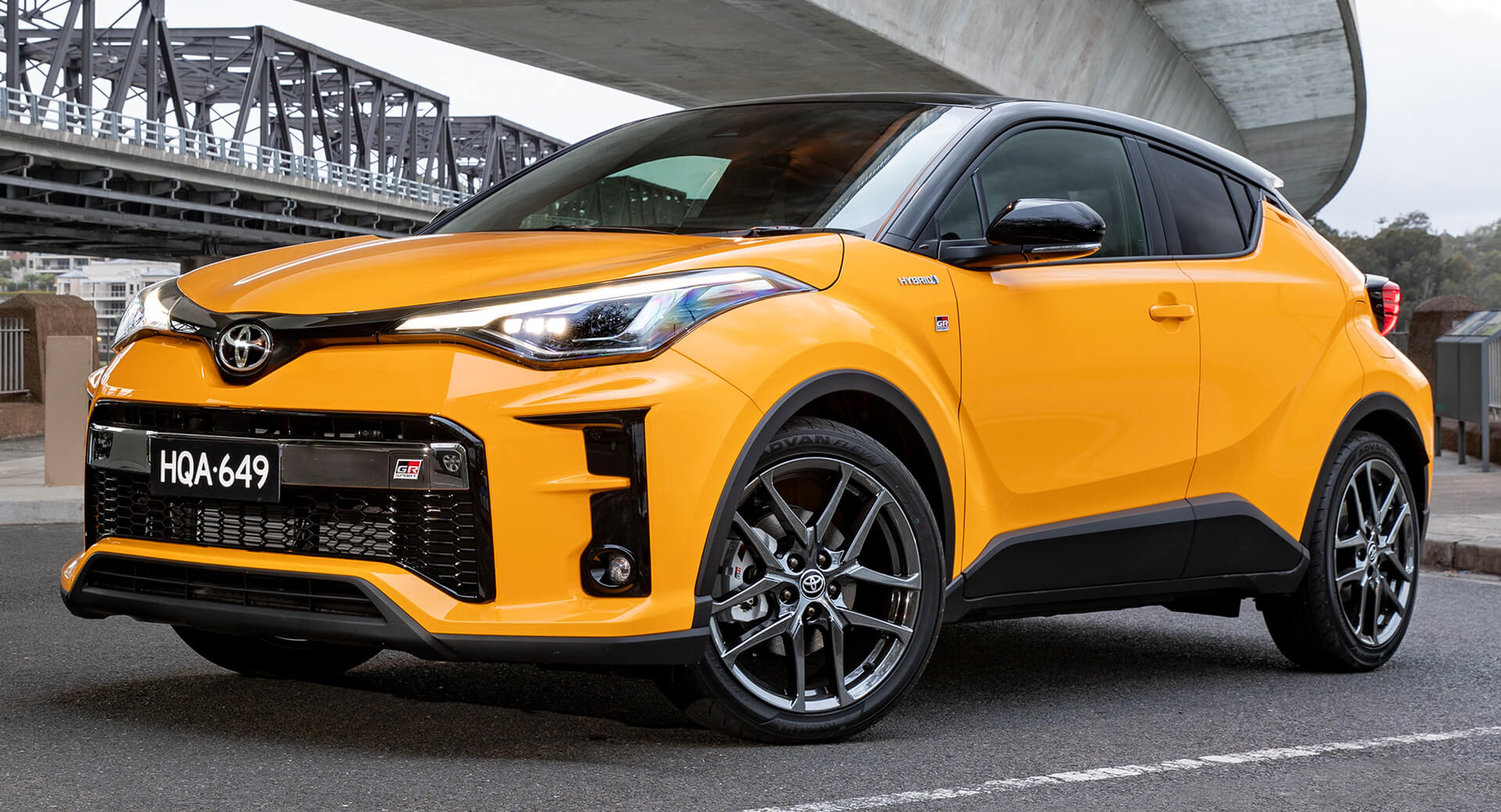 découvrez notre sélection de pneus adaptés au toyota c-hr, offrant performance, sécurité et confort sur route. trouvez le meilleur modèle pour votre véhicule et profitez d'une conduite optimale dans toutes les conditions.