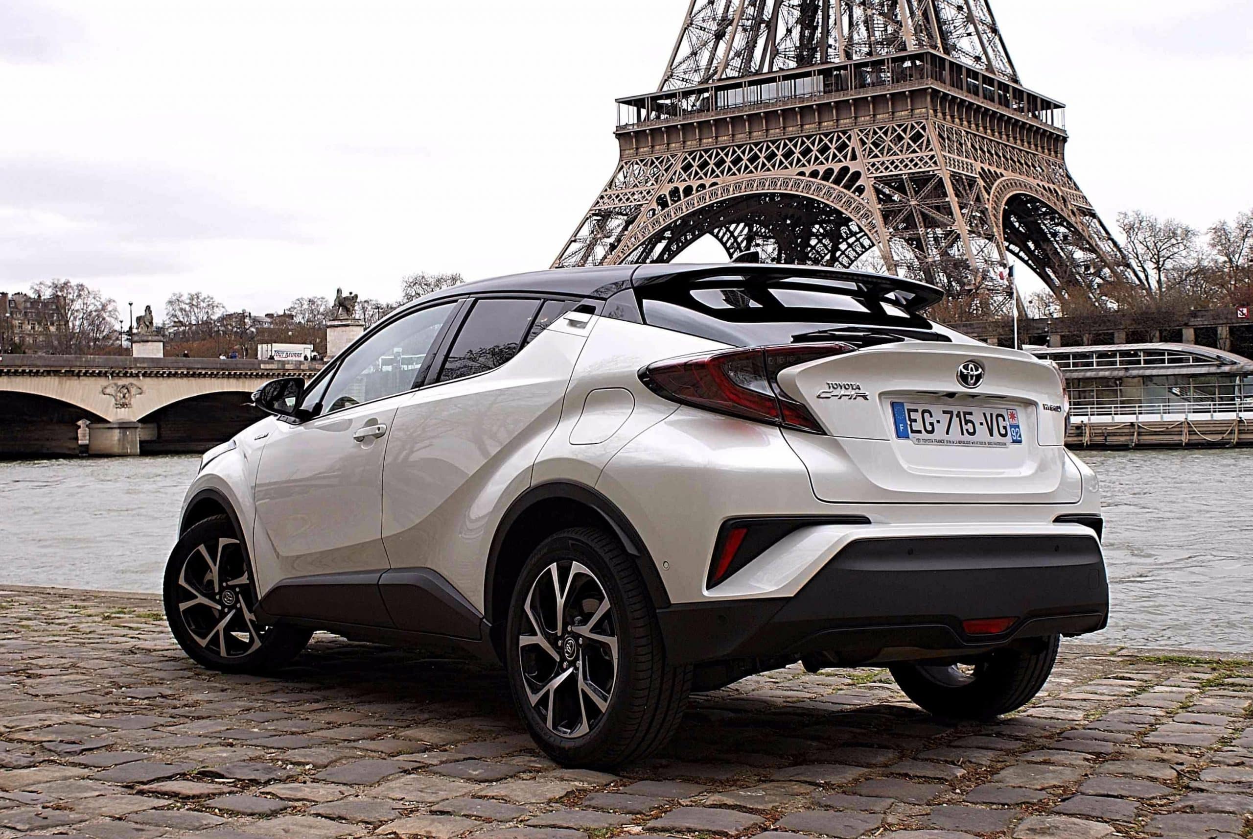 découvrez notre sélection de pneus adaptés au toyota c-hr, offrant performance, confort et sécurité sur la route. trouvez le jeu de pneus idéal pour votre suv et améliorez votre expérience de conduite.