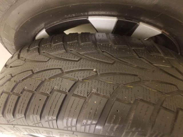 découvrez notre sélection de pneus pour toyota rav4, conçus pour optimiser la performance, la sécurité et le confort de conduite de votre véhicule. choisissez parmi des marques renommées et trouvez le meilleur rapport qualité-prix pour équiper votre suv en toute confiance.
