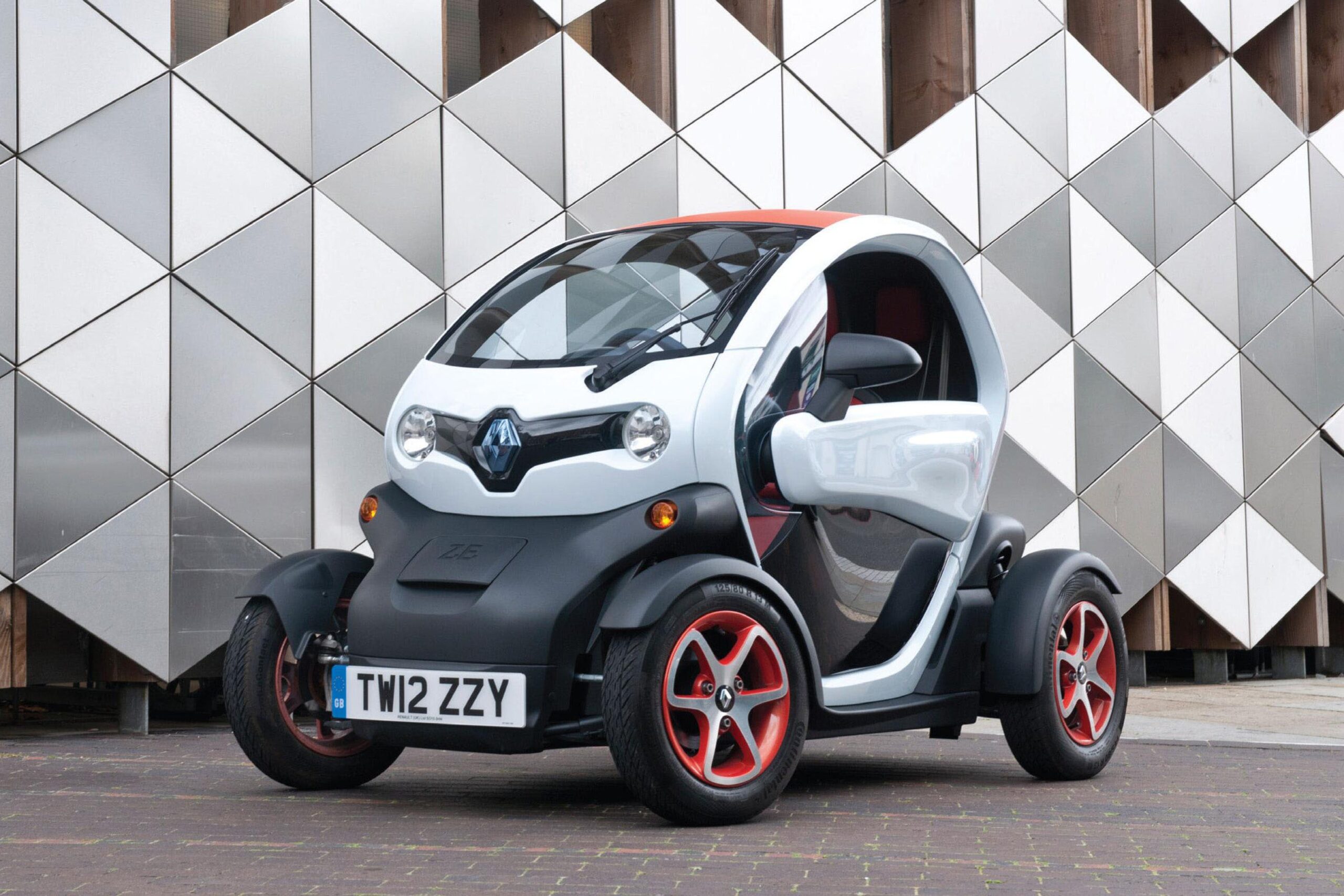 découvrez les quadricycles, une solution pratique et écologique pour la mobilité urbaine. idéals pour naviguer aisément dans la ville, ils allient confort et respect de l'environnement. explorez les avantages de ces véhicules innovants pour vos trajets quotidiens.