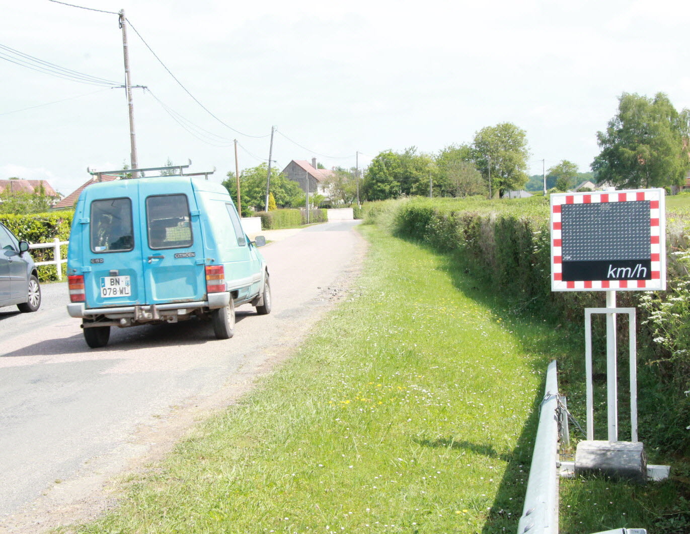 découvrez le radar éducatif de sécurité routière, un outil innovant pour sensibiliser les conducteurs aux dangers de la route et promouvoir des comportements responsables. informez-vous sur les meilleures pratiques de conduite et contribuez à réduire les accidents grâce à une éducation routière efficace.