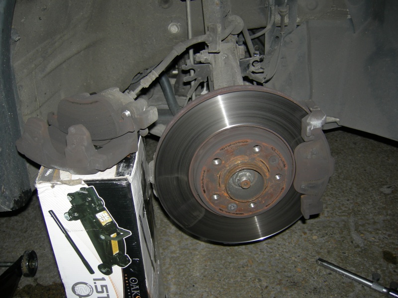 découvrez nos services professionnels de remplacement de disques de frein pour garantir votre sécurité sur la route. bénéficiez d'un diagnostic précis et d'une installation rapide par nos experts, afin d'assurer un freinage optimal et fiable.