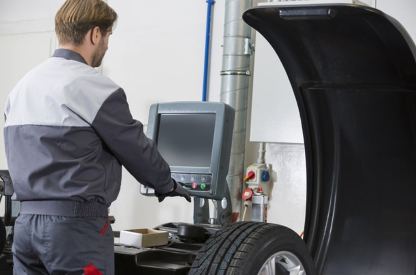 découvrez notre service de remplacement de pneus pour tous types de véhicules. profitez d'une expertise professionnelle, d'un large choix de marques et d'un montage rapide pour garantir votre sécurité sur la route.