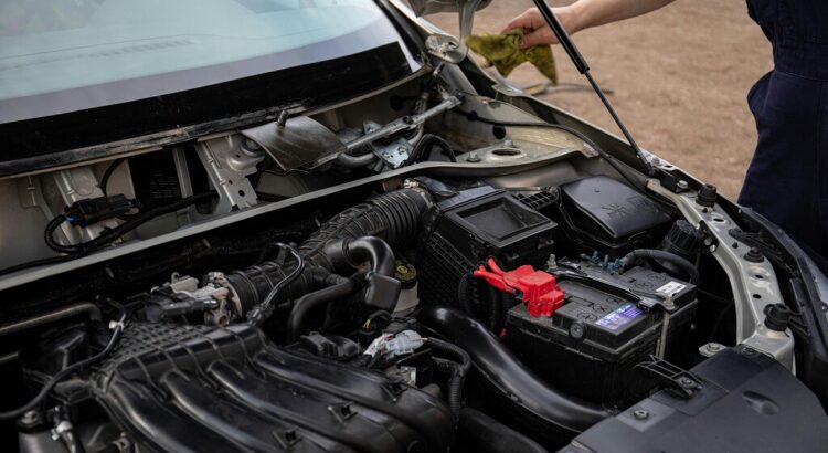 découvrez comment remplacer facilement la batterie de votre voiture avec notre guide étape par étape. évitez les pannes et prolongez la durée de vie de votre véhicule grâce à nos conseils pratiques.