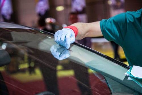 découvrez nos services de remplacement de pare-brise rapide et professionnel. profitez d'un travail de qualité pour garantir votre sécurité sur la route.
