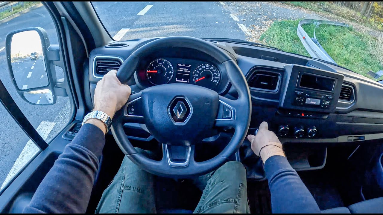 découvrez le renault master essentiels, le véhicule utilitaire parfait pour vos besoins professionnels. alliant robustesse, confort et praticité, il est conçu pour optimiser votre expérience de conduite et faciliter le transport de marchandises. explorez ses fonctionnalités et ses caractéristiques qui font de lui un allié indispensable pour votre activité.