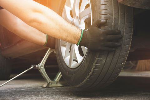 découvrez nos services de réparation de hernie sur vos pneus, garantissant sécurité et performance. profitez d'une expertise professionnelle pour prolonger la durée de vie de vos pneumatiques tout en assurant une conduite confortable. contactez-nous dès maintenant pour un diagnostic rapide et des solutions adaptées !