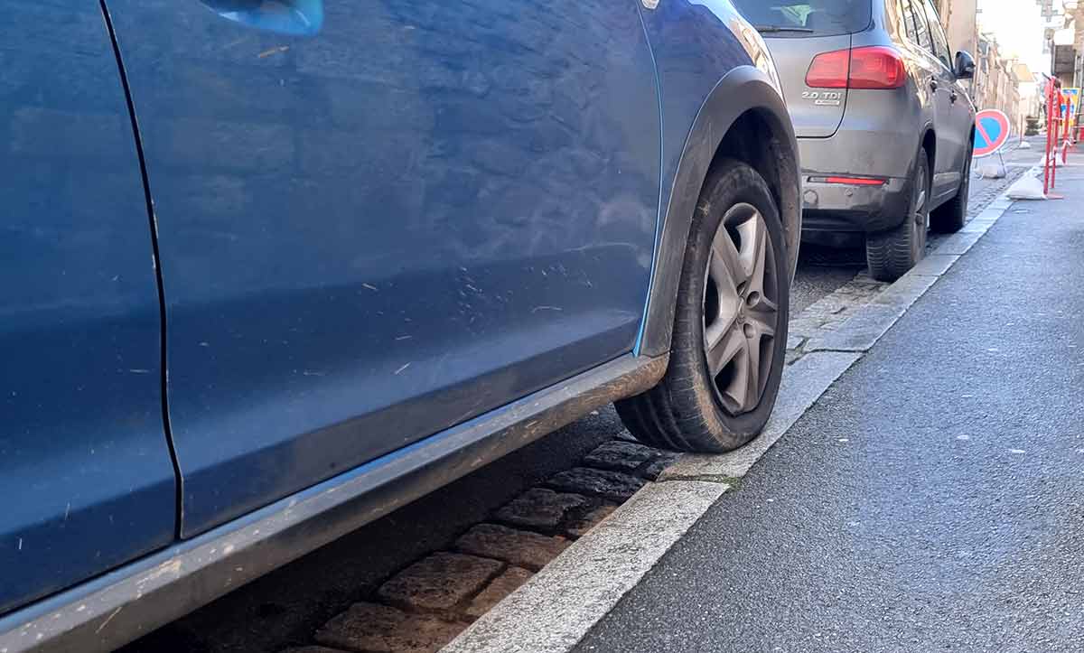 découvrez nos services de réparation et de remplacement de pneus pour garantir votre sécurité sur la route. profitez d'un diagnostic rapide, de conseils d'experts et d'une large sélection de pneus adaptés à tous vos besoins. conduisez en toute sérénité !