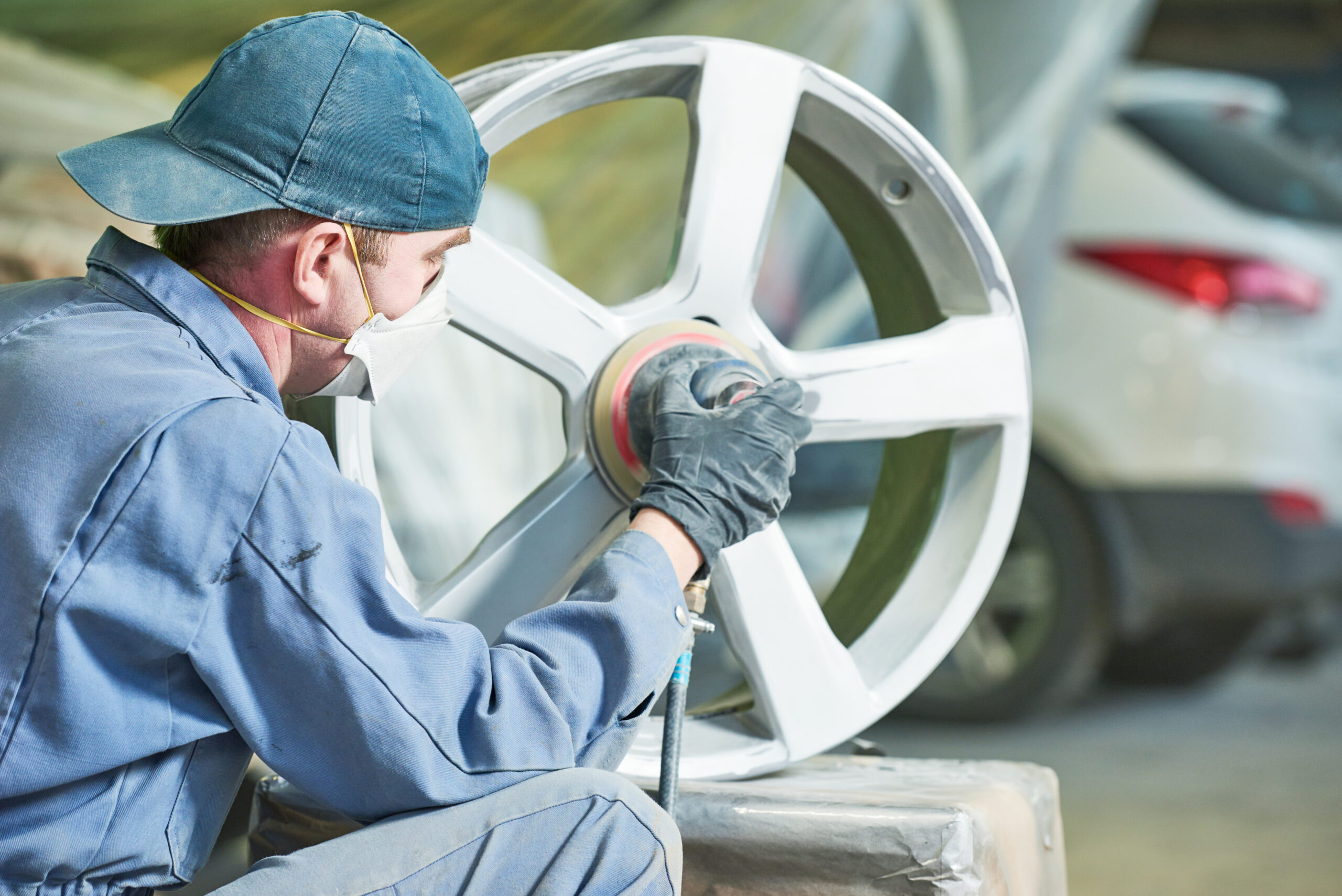 découvrez nos services de restauration de jantes pour redonner vie à vos roues. que ce soit pour réparer des rayures, restaurer la finition ou améliorer l'apparence de vos jantes, notre équipe d'experts est à votre disposition pour vous offrir un résultat professionnel et durable.