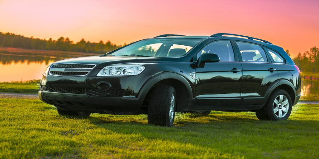 découvrez la signification du terme suv, un acronyme pour 'sport utility vehicle', qui désigne une catégorie de véhicules alliant robustesse, espace et confort. apprenez tout sur leurs caractéristiques, avantages et usage dans notre guide complet.