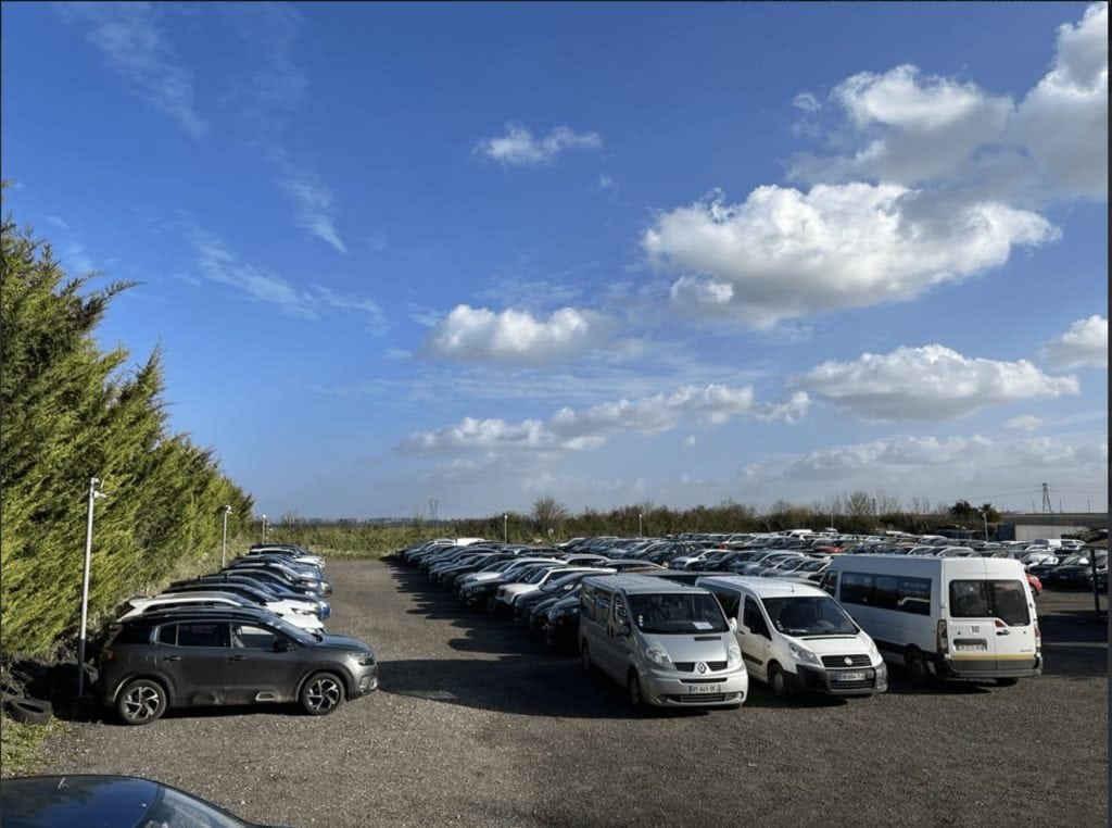 découvrez les options de stationnement à l'aéroport roissy pour un accès facile et pratique. profitez de tarifs compétitifs et d'une sécurité optimale pour votre véhicule durant votre voyage.