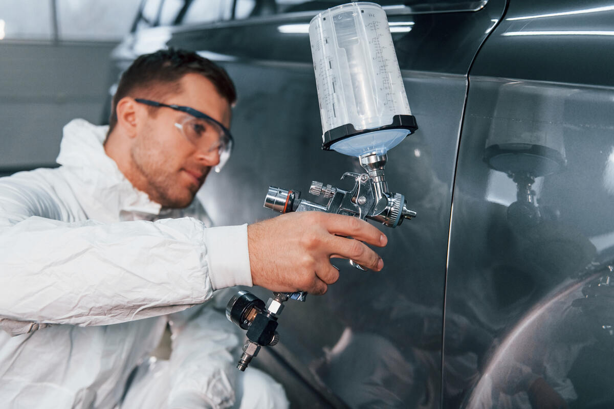 découvrez comment sublimer la carrosserie de votre véhicule grâce à nos conseils sur le vernis. apprenez les techniques pour obtenir une finition éclatante et durable, tout en protégeant votre peinture des agressions extérieures.