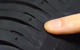 découvrez l'importance du suivi d'usure des pneus pour garantir votre sécurité sur la route. apprenez à vérifier régulièrement l'état de vos pneus et à optimiser leur durée de vie tout en améliorant vos performances de conduite.