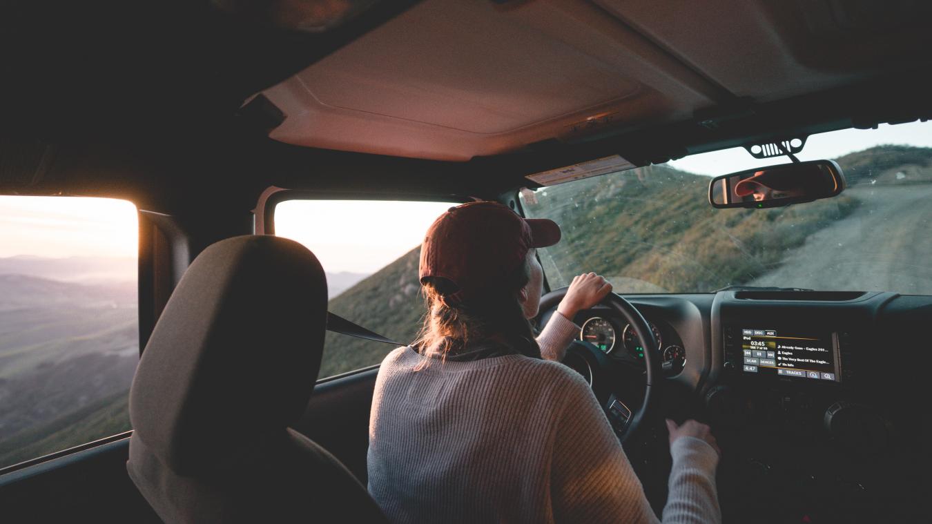 découvrez les meilleures astuces pour rendre vos trajets en voiture agréables et sereins. profitez de conseils pratiques sur la musique, l'itinéraire, et le confort à bord pour transformer chaque trajet en une expérience plaisante.