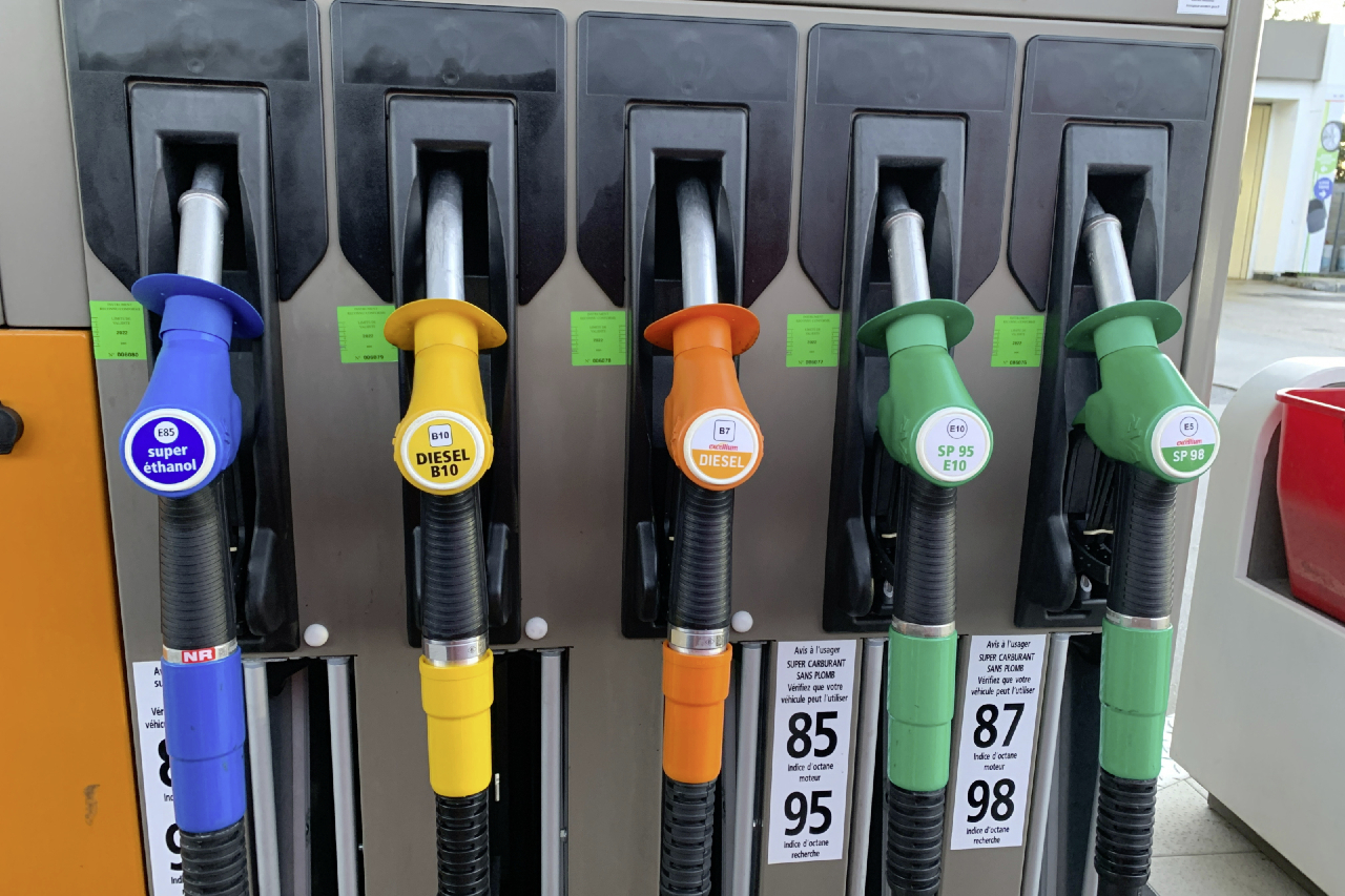 découvrez nos conseils pour vendre votre voiture à essence ou diesel rapidement et efficacement. optimisez votre annonce, évaluez le bon prix et attirez des acheteurs potentiels grâce à nos astuces pratiques.