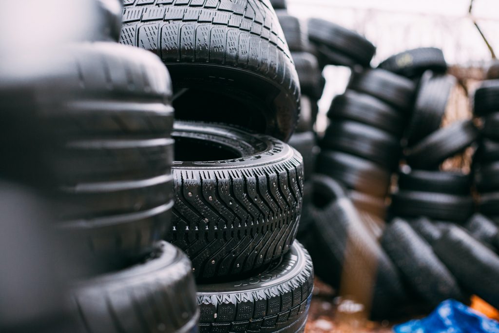 assurez-vous de la sécurité et de la performance de votre véhicule avec notre service de vérification des pneus et jantes avant vente. profitez d'une inspection complète pour garantir un achat fiable.