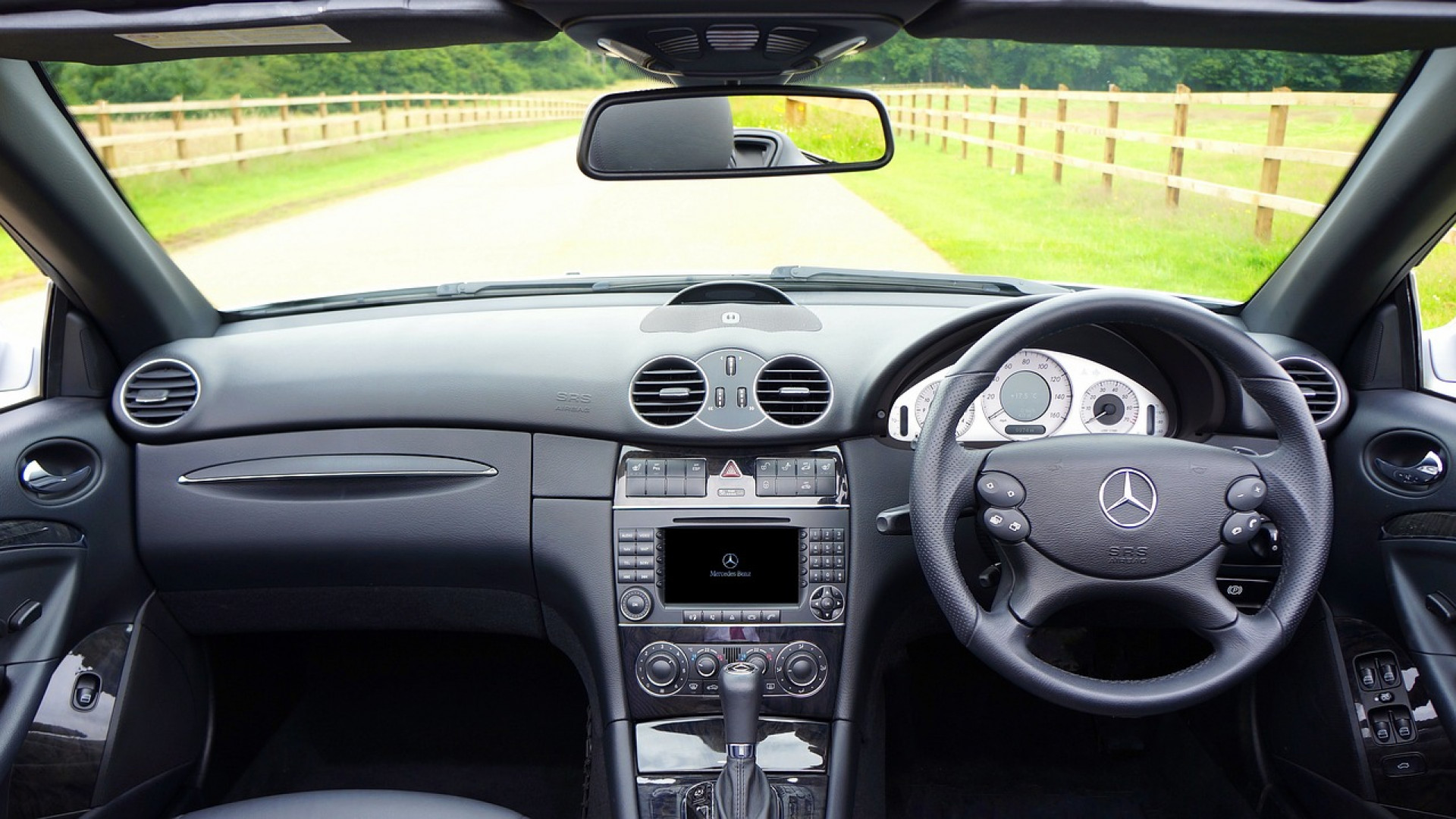 découvrez comment vérifier si votre voiture a été mise en fourrière. retrouvez facilement l'emplacement de votre véhicule et les étapes à suivre pour le récupérer.