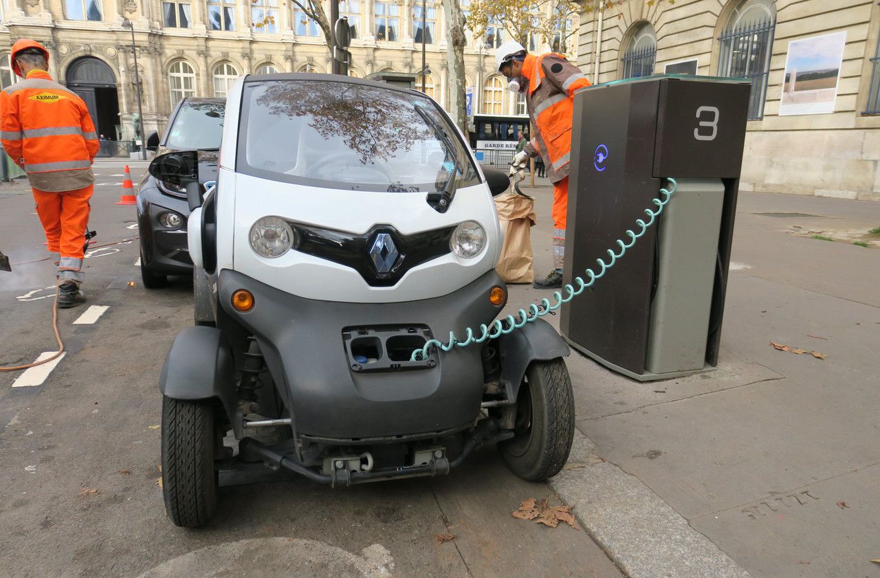découvrez la voiture urbaine idéale qui allie confort, praticité et économie. parfaite pour naviguer dans les rues animées de la ville, elle offre une conduite agile et un design moderne. explorez les caractéristiques qui la rendent indispensable pour vos déplacements quotidiens.